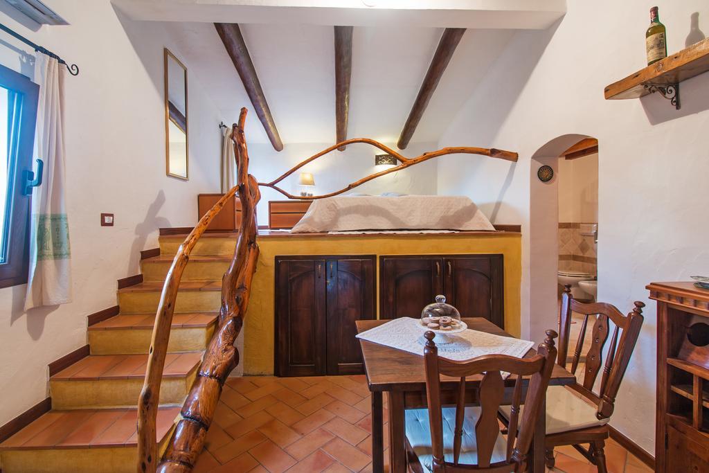 Casa Vacanze San Pantaleo Villa ภายนอก รูปภาพ