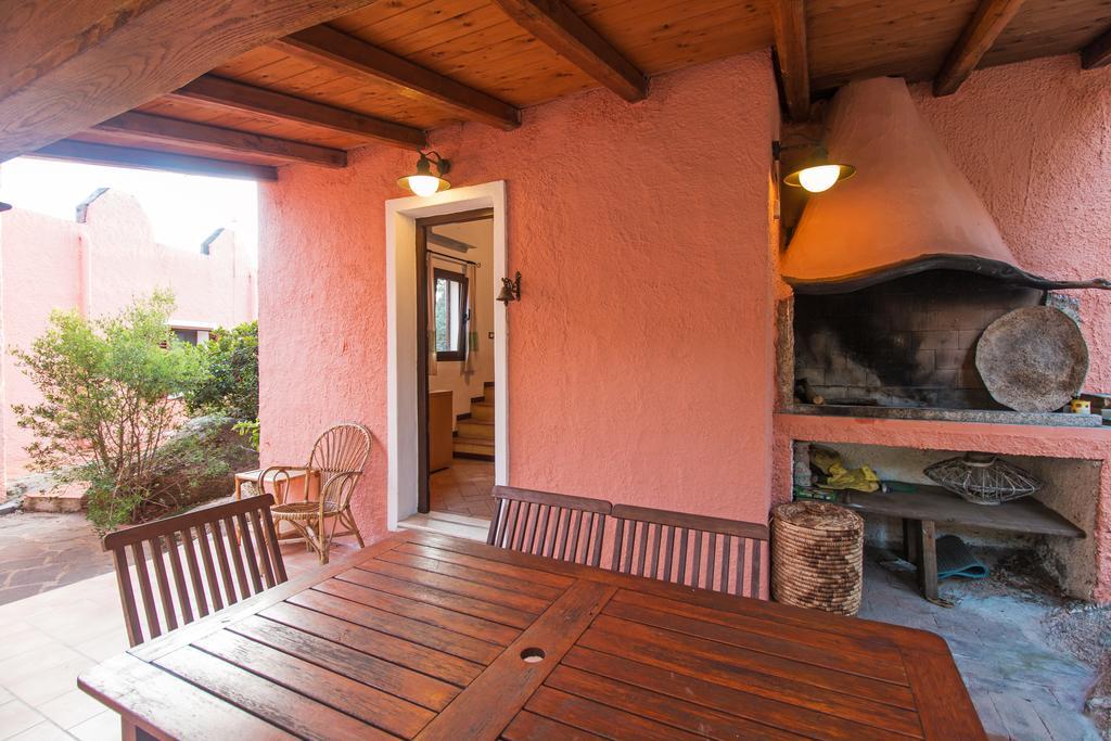Casa Vacanze San Pantaleo Villa ภายนอก รูปภาพ